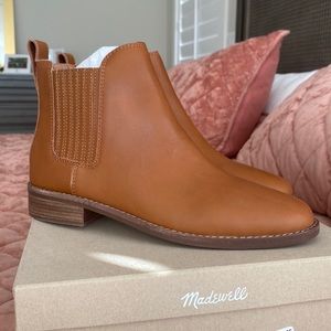 Madewell Ainsley Chelsea Boot. Size 7